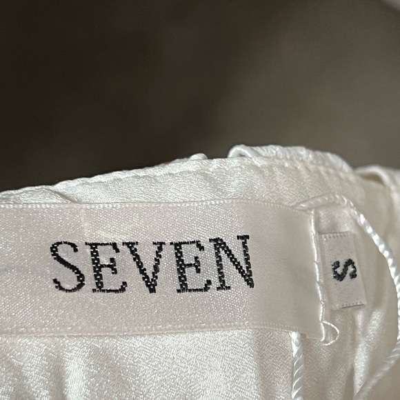 Seven size s - Picture 3 of 4